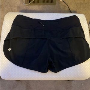 black lulu shorts size 4